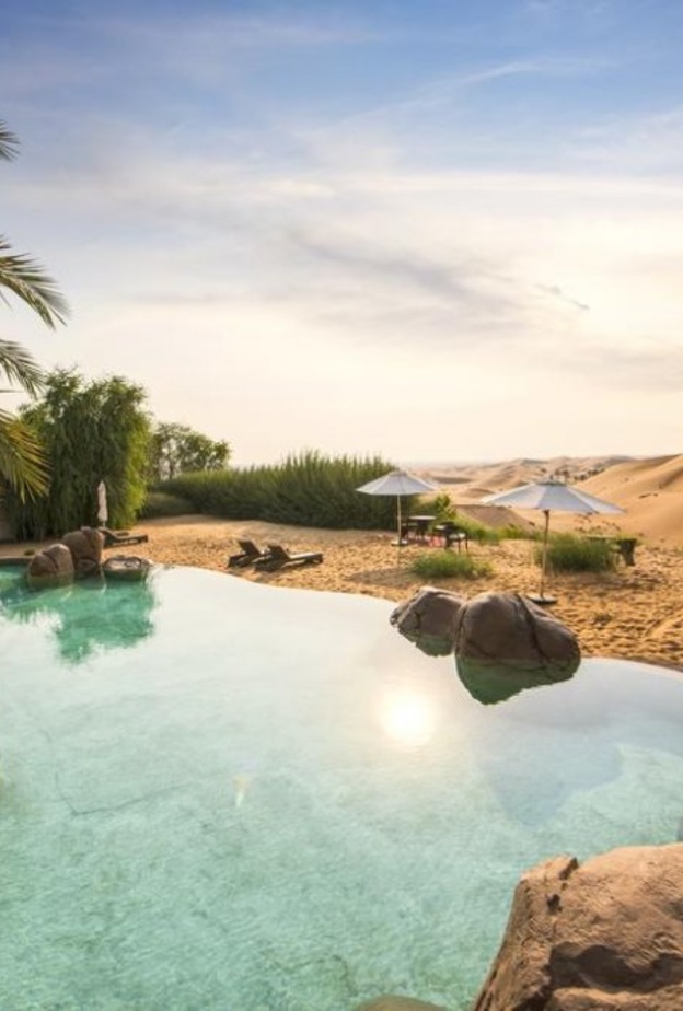 احتفلوا بمناسبات نهاية العام في منتجع تلال