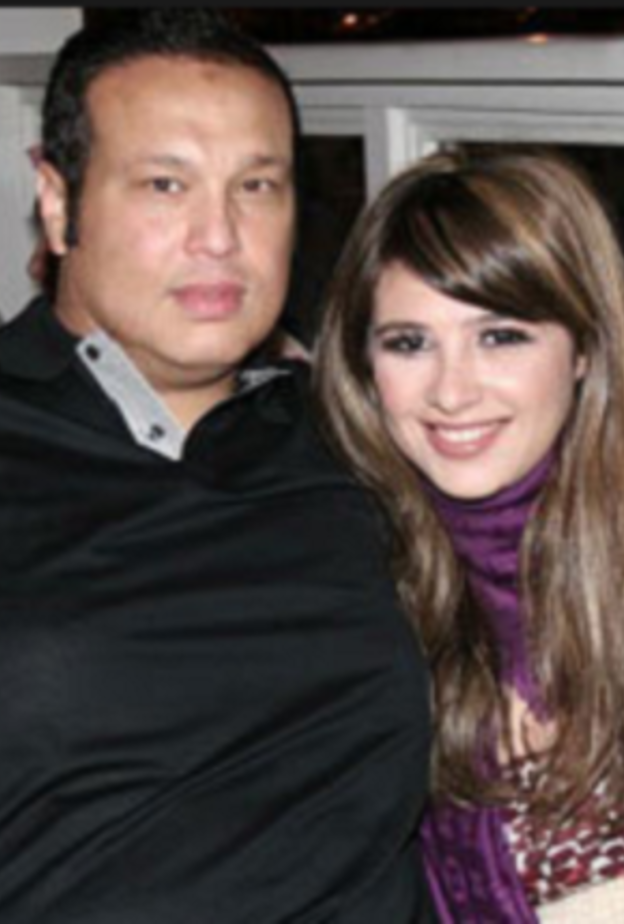 طلاق ياسمين عبد العزيز