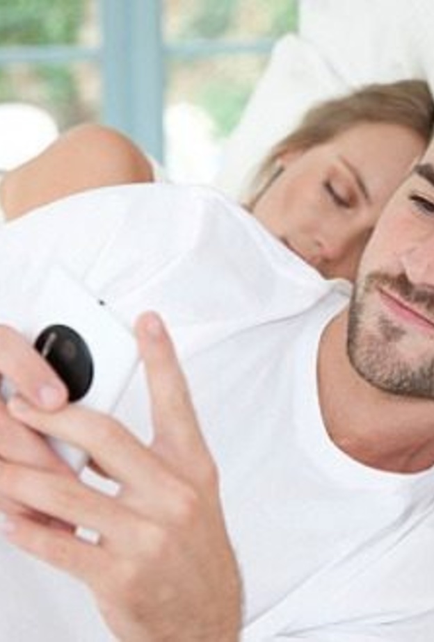 أهم صفات الرجل مدمن الخيانة 