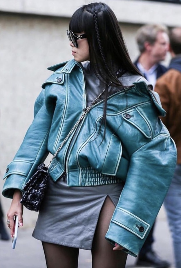 ازياء Oversized تسيطر على موضة الشارع