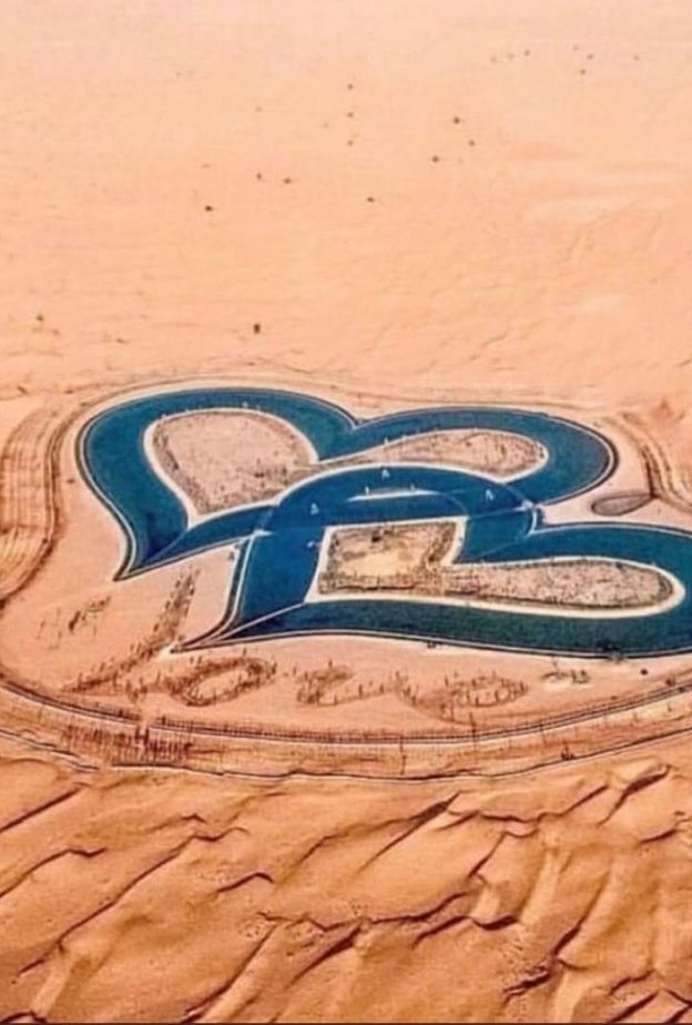 بحيرة الحب جوهرة وسط صحراء دبي