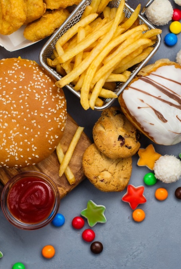 اهم الاطعمة التي تسبب ارتفاع الكوليسترول