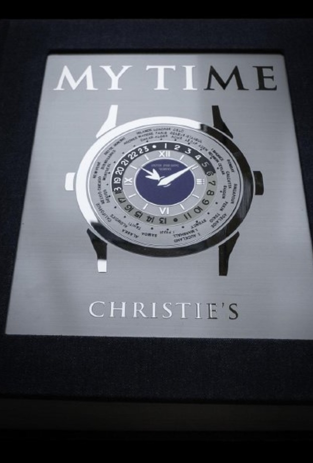 "ماي تايم" كتاب يعرض نفائس من مئات الساعات النادرة