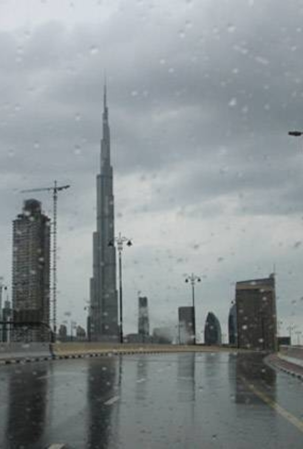 الأرصاد الإماراتية تحذر من إنخفاض درجات الحرارة اليوم الثلاثاء