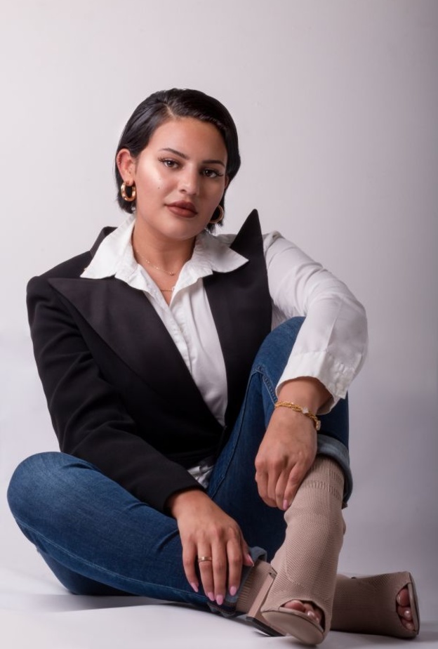 لقاء مع المصممة ريناد حفني