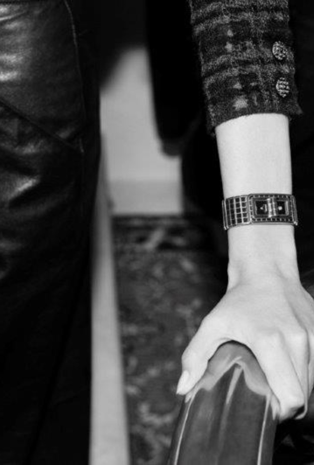 اصدار جديد من ساعة CODE COCO من السيراميك الأسود