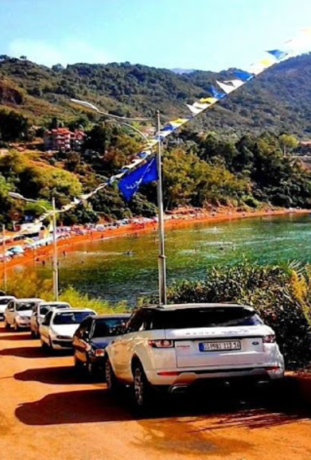 الشاطئ الأحمر