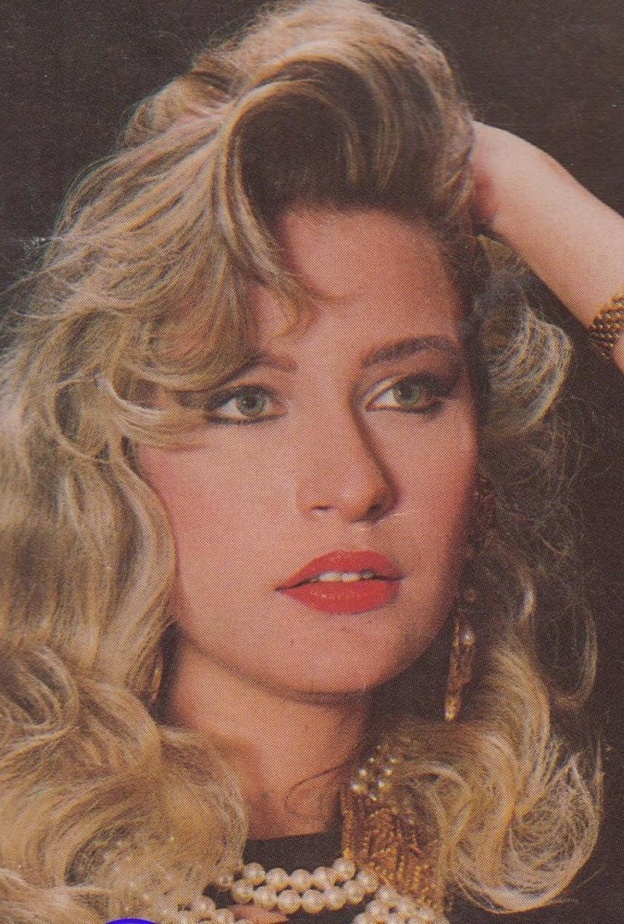 شيرين سيف النصر تتم اليوم عامها ال51