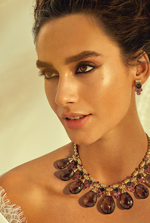 اشكال اكسسوارات الأقراط مع النجوم من تصميم عزة فهمي لشتاء 2018