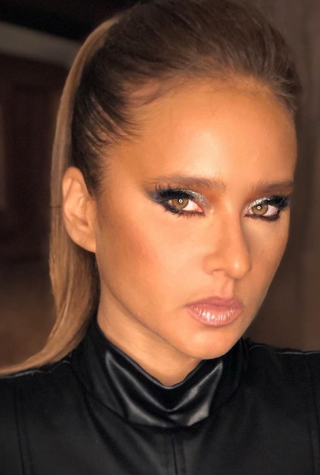 نيللي كريم بأحدث جلسة تصوير لها