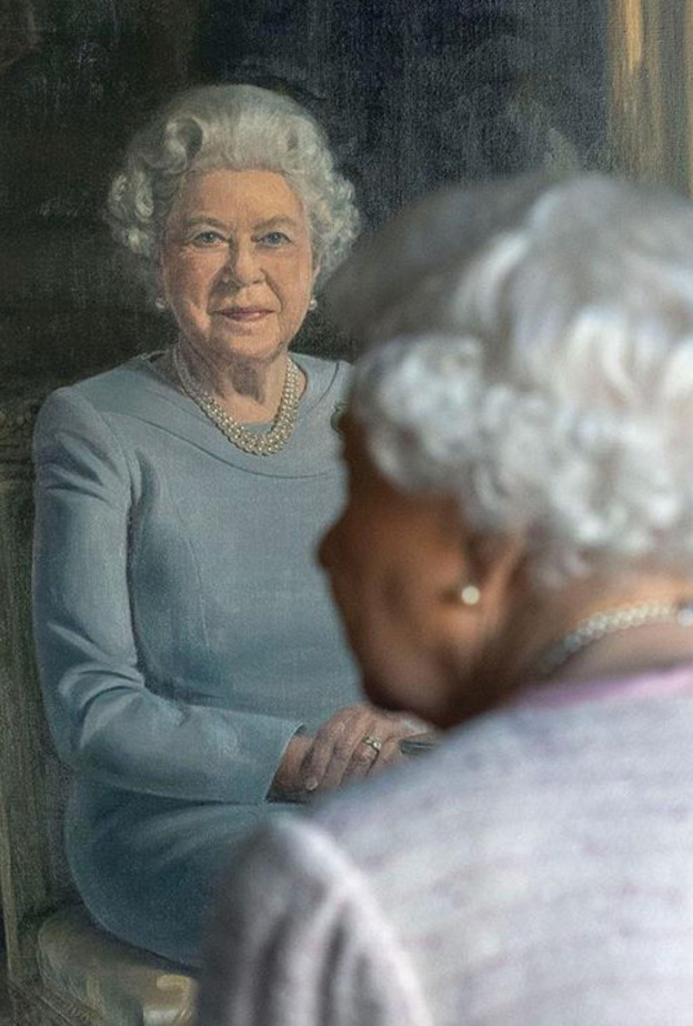 الملكة إليزابيث تشاهد رسم بورتريه جديد لها في قلعة وندسور اليوم