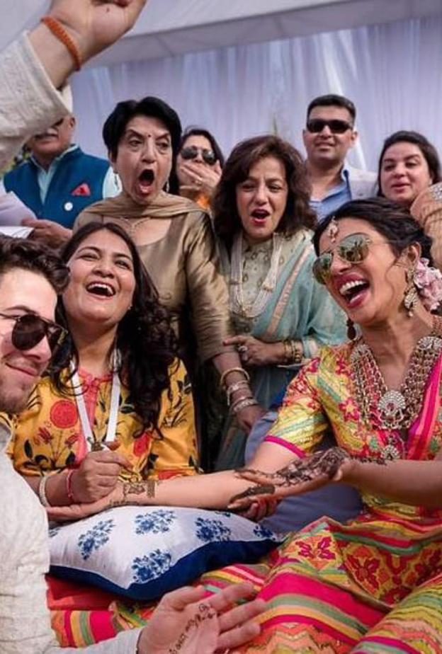 بريانكا تشوبرا منعت ضيوف حفل الزفاف من إدخال هواتفهم المحمولة