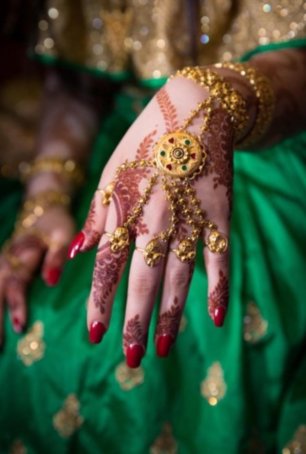 احتفالات زفاف تستمر لفترة تصل إلى أسبوع