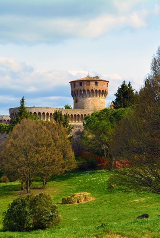  المتحف الأتروسكاني Museo Etrusco Guarnacci