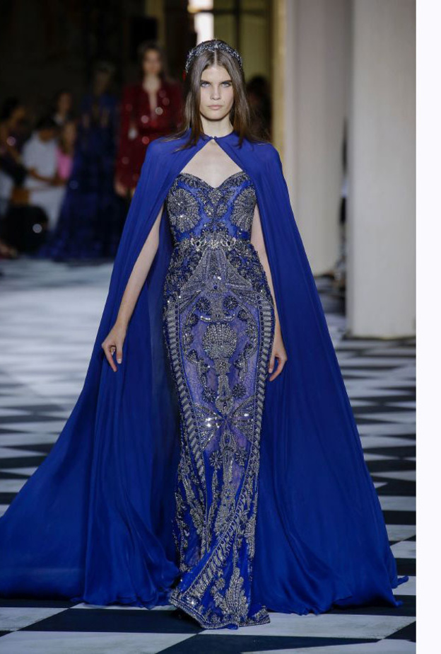 فستان بقصة الكاب من زهير مراد