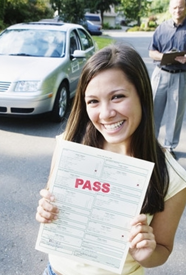 احرصي على التدرب على الطرق التي من المفترض أن تسير بها خلال اختبار القيادة