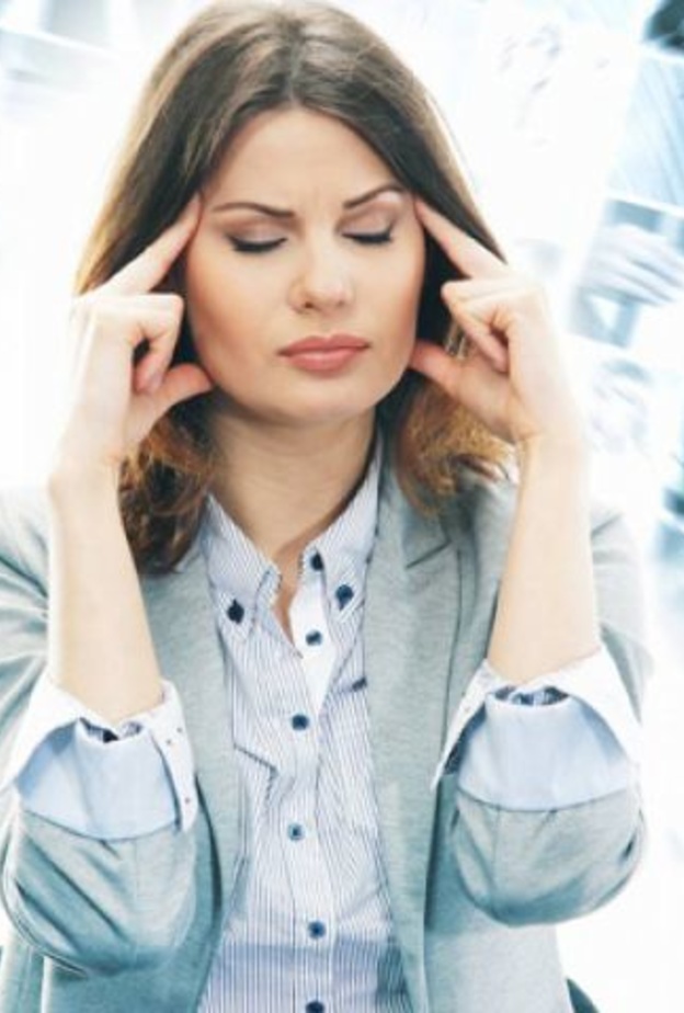 التوتر الرقمي يؤثر على النساء أكثر من الرجال