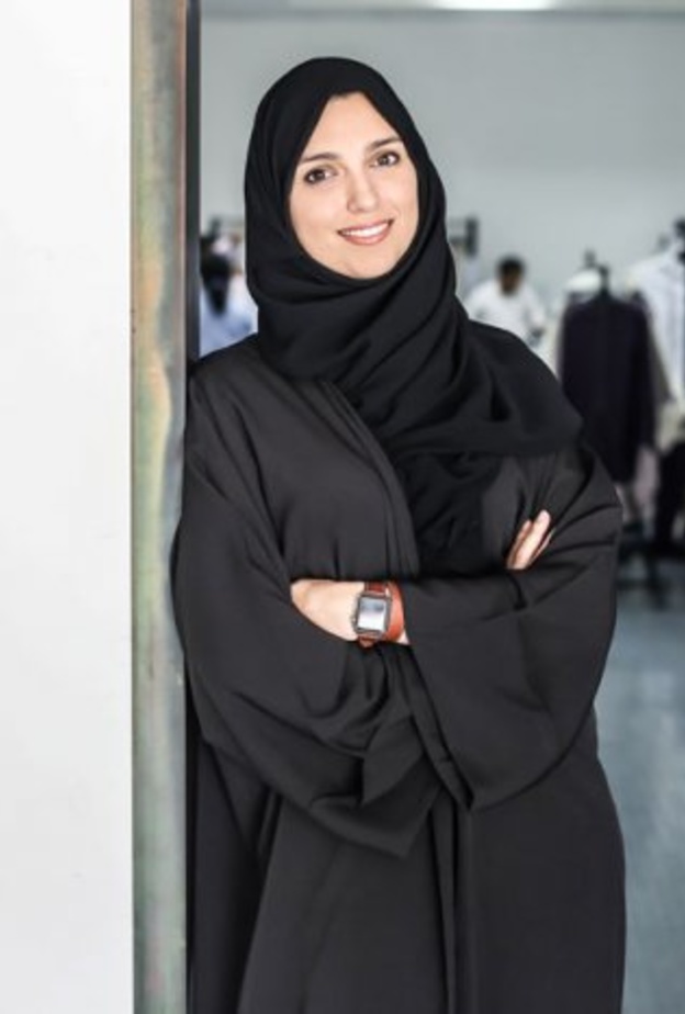 المصممة الإماراتية لطيفة القرق
