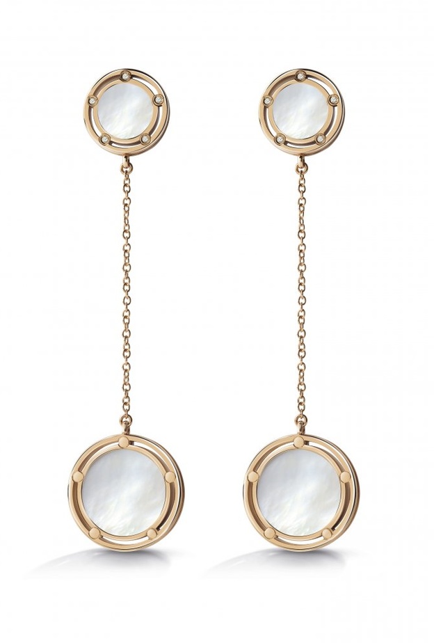 أقراط الذهب الوردي من مجموعة ’دي.سايد‘