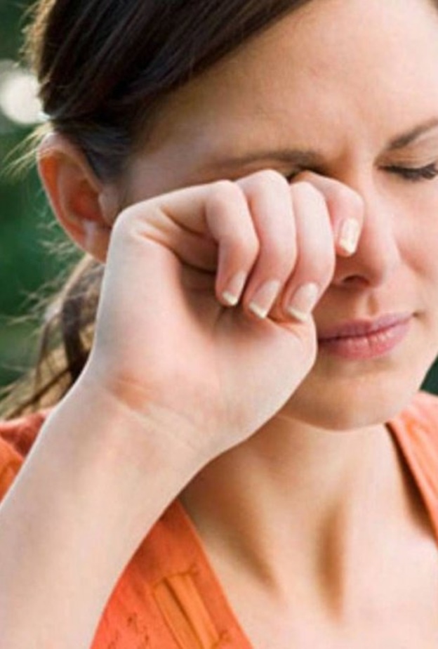 رفة العين عرض يرافق بعض أمراض العيون