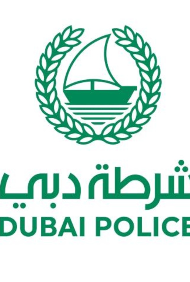 شرطة دبي تعلن إطلاق أول فريق نسائي لقيادة الزوارق