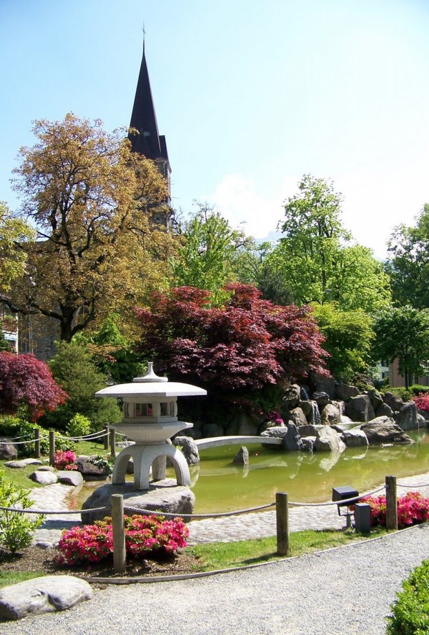 قلعة سبايز Spiez castle