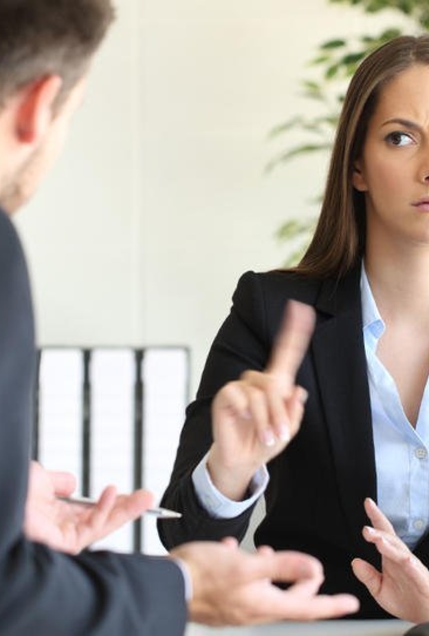 كيف تتعاملين مع مديرك الديكتاتوري