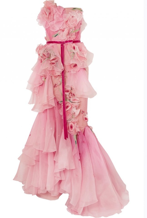 فستان احمر من MONIQUE LHUILLIER من التول