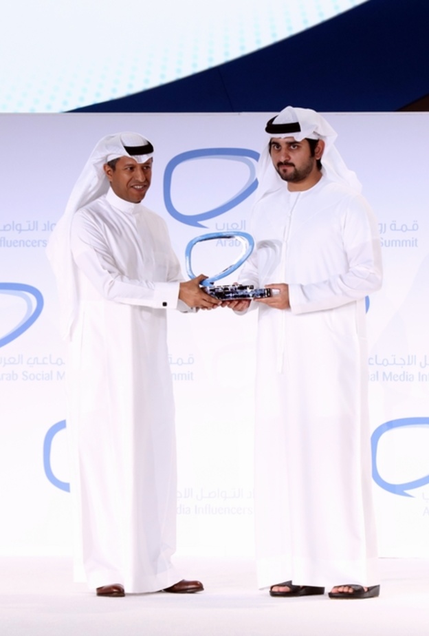 موقع أرقام يفوز بجائزة رواد التواصل الاجتماعي العرب