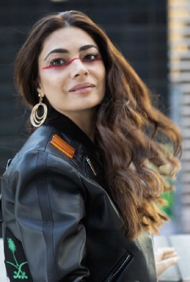  المصممة السعودية هنيدة صيرفي