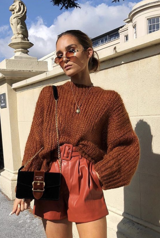 تصاميم شنط مخمل بألوان موسمية دارجة