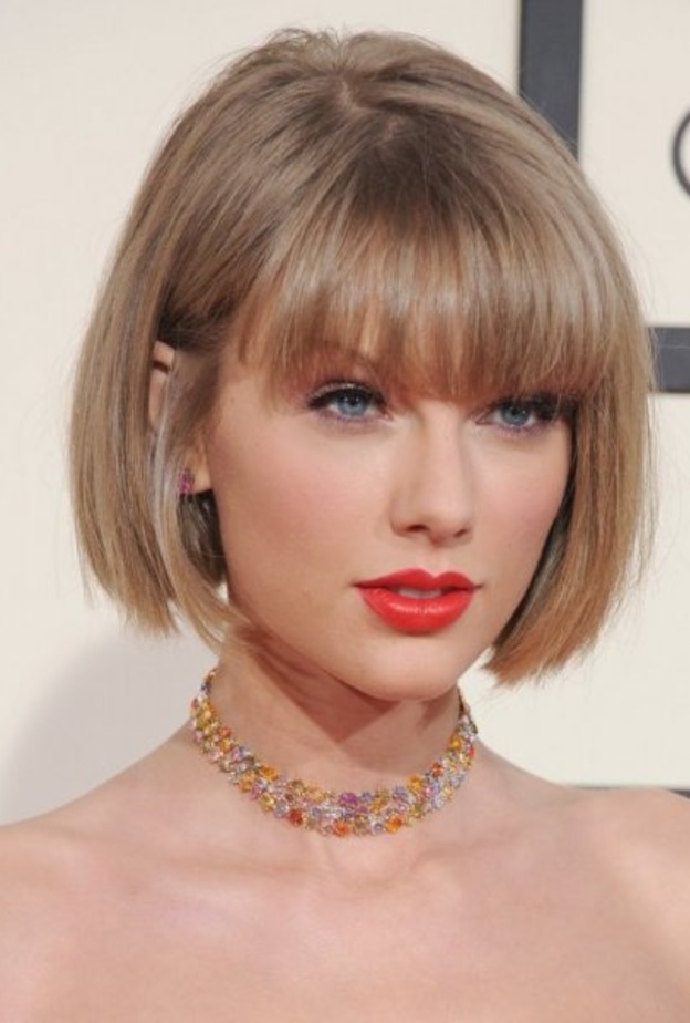 تايلور سويفت تعشق كثيرا رسمة عيون القطة