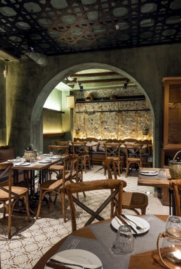 مطعم Hari’s Creperie