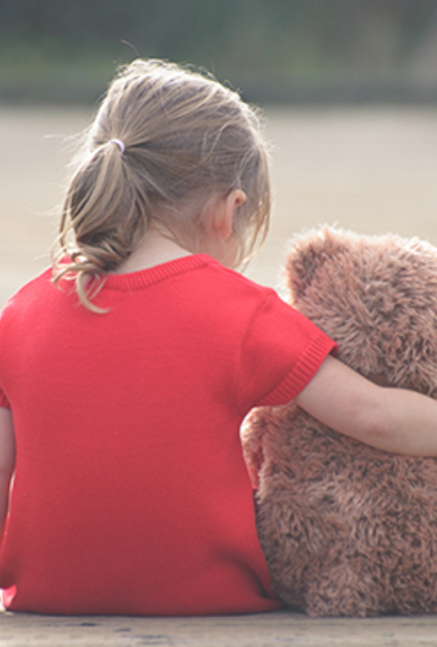 9 علامات هامة تدل على حاجة الطفل للشعور بالعطف والحنان 