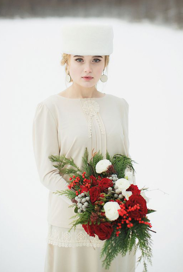 عروس الكريسماس محظوظة في تنظيم حفل مميز.