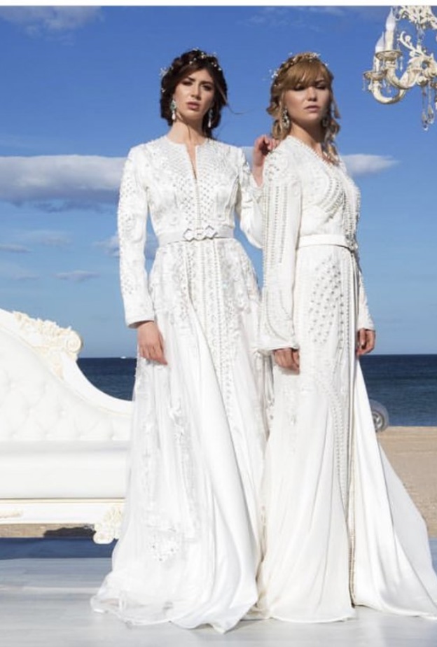 قفطان مغربي باللون الابيض