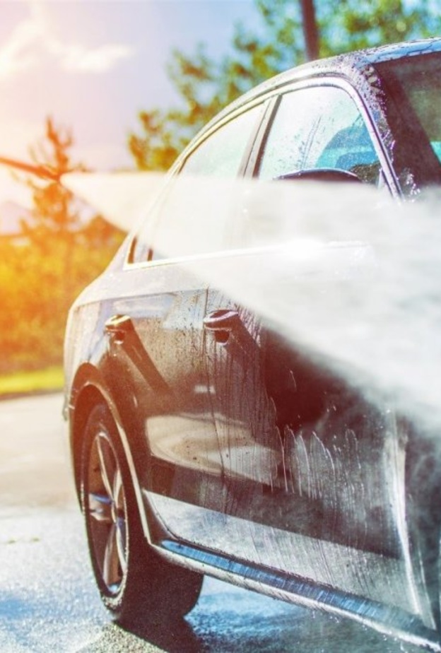 احرصي على تنظيف إطارات سيارتك بعناية باستخدام منظف من نوع مناسب