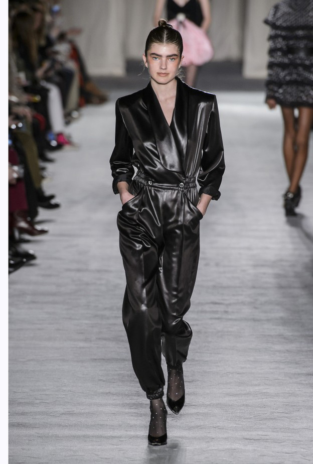 الجمبسوت الجلدي لاطلالة كاجوال في شتاء 2019‏ من Philosophy By Lorenzo Serafini