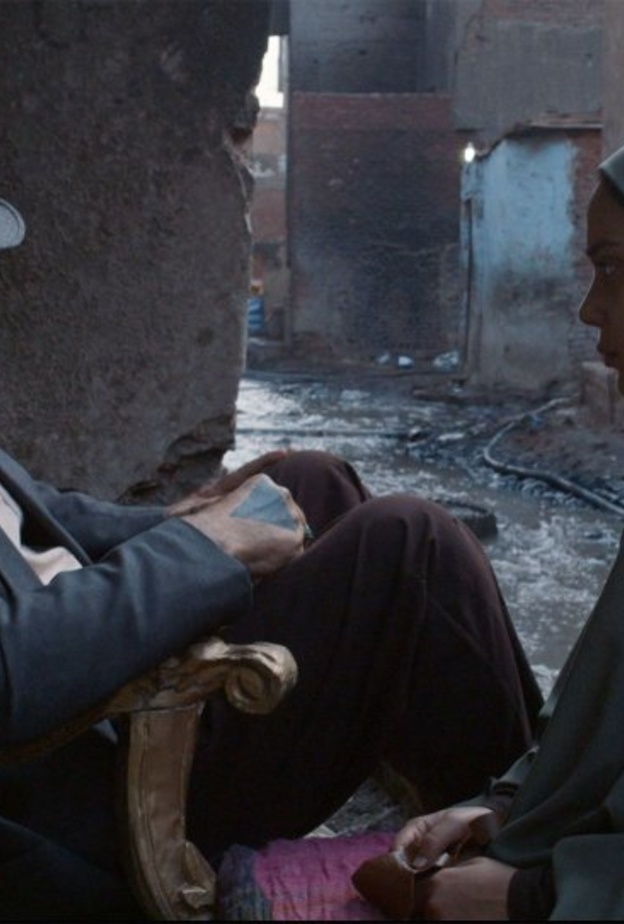 مشهد من ورد مسموم