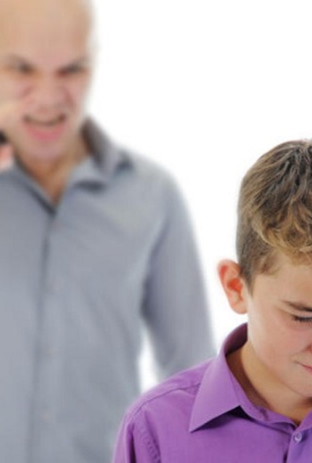 دور الأم في علاج الفجوة بين الابن الأكبر والأب