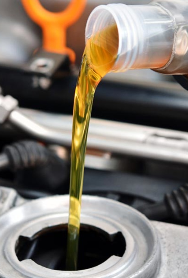 متى عليك تبديل زيت ومياه السيارة