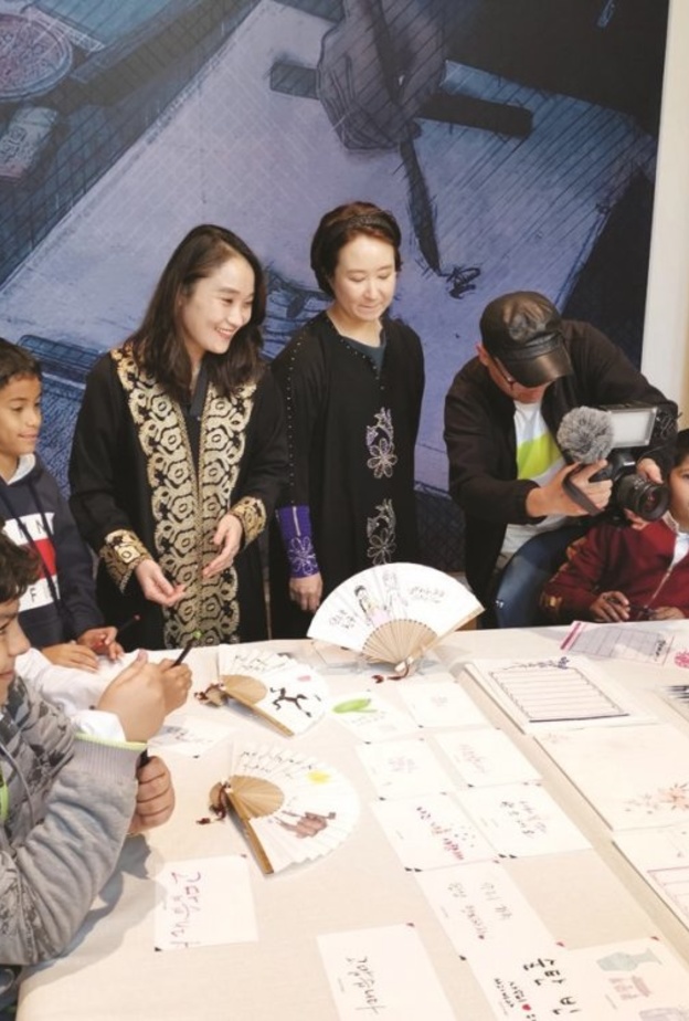 الأمير سلطان يفتتح معرض التاريخ والثقافة الكورية