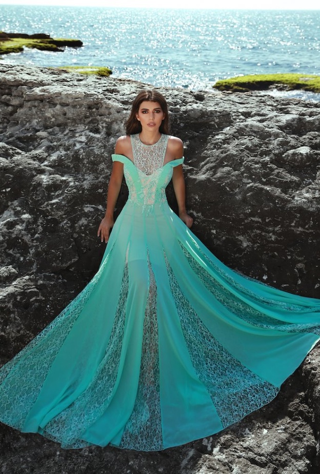 فساتين سهرة بألوان صيفية