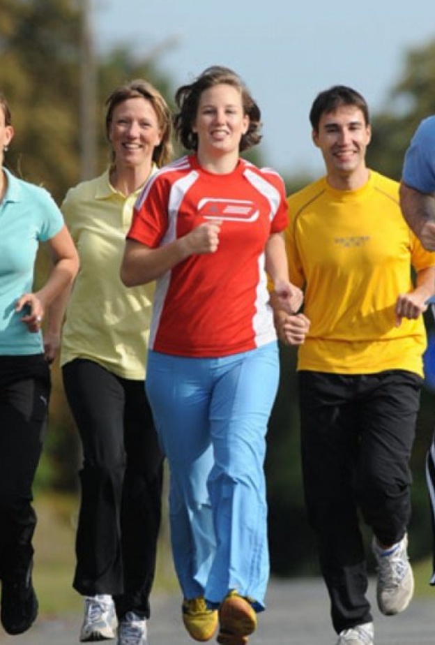  رياضة المشي تساهم في خفض الضغط المرتفع.