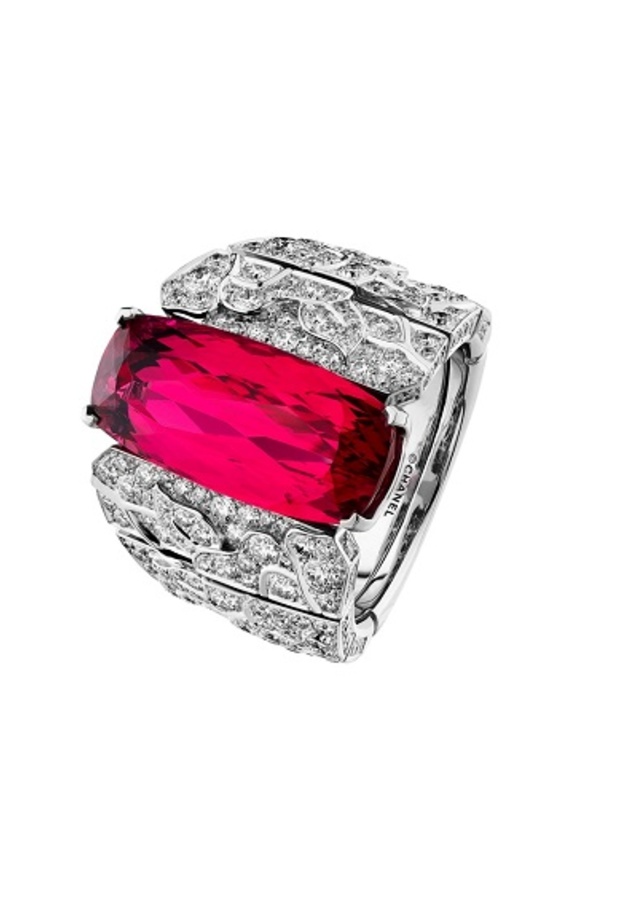 خاتم الماس واسبينيل  من شانيل 