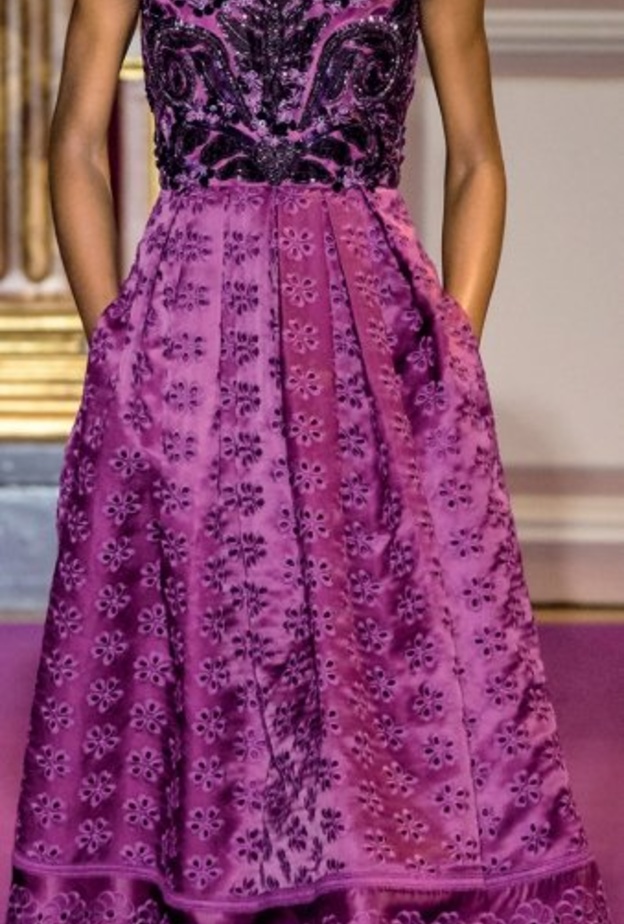  فستان من "شالايان" Chalayan