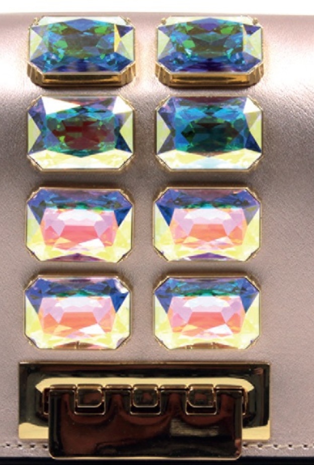 كلتش أنيق من "سان لوران" Saint Laurent