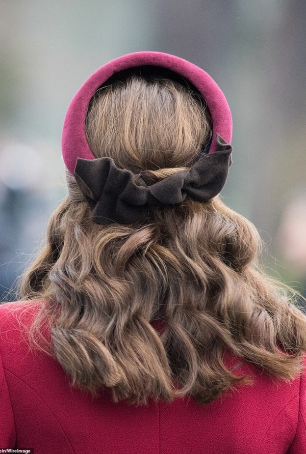 إطلالاة العائلة الملكية البريطانية يوم أمس