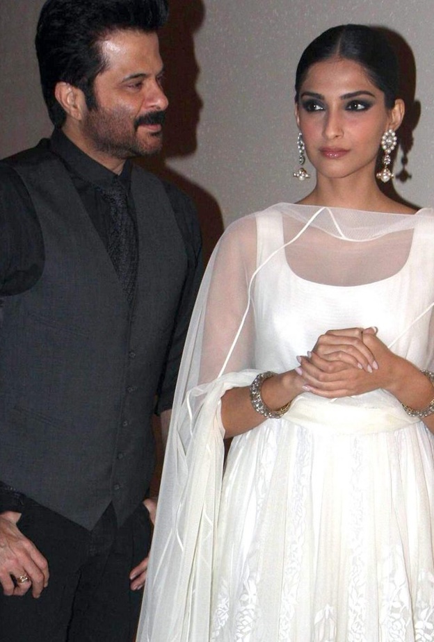 سونام كابور تستعد لأول بطولة سينمائية أمام والدها أنيل كابور