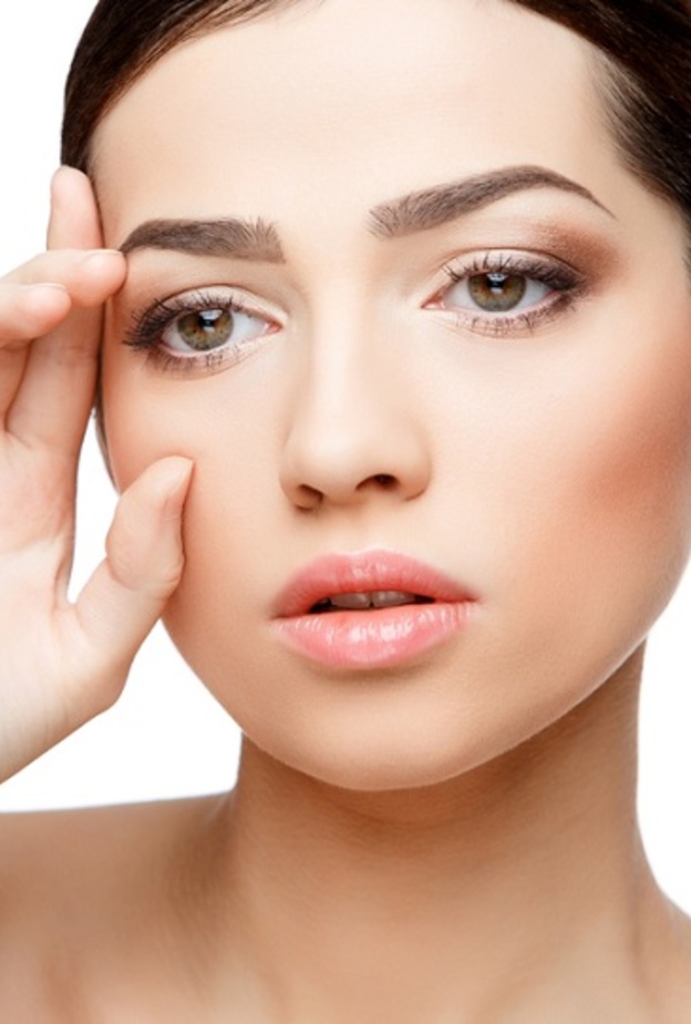 تخلصي من الهالات الداكنة قبل نهاية العام